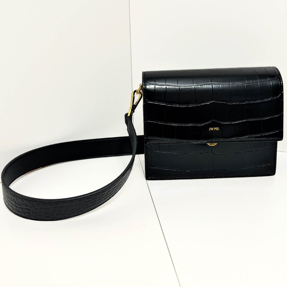 NWOT Womens JW PEI Mini Flap Crossbody - Black Croc 6"H x 7.5"W x 3"D